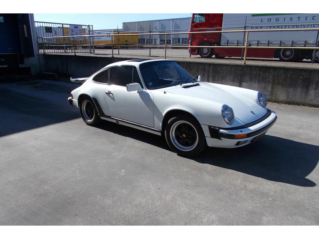 Porsche 911 Carrera 3.2 (US)