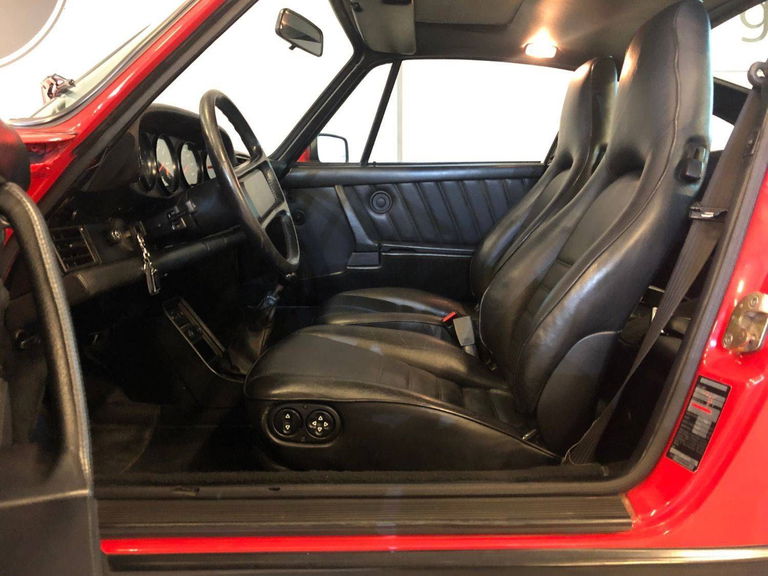 Porsche 911 Carrera 3.2 (US)