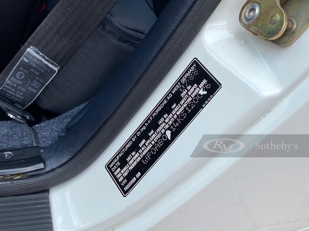 Porsche 911 Carrera 3.2 (US)