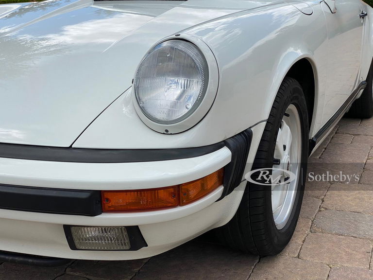 Porsche 911 Carrera 3.2 (US)