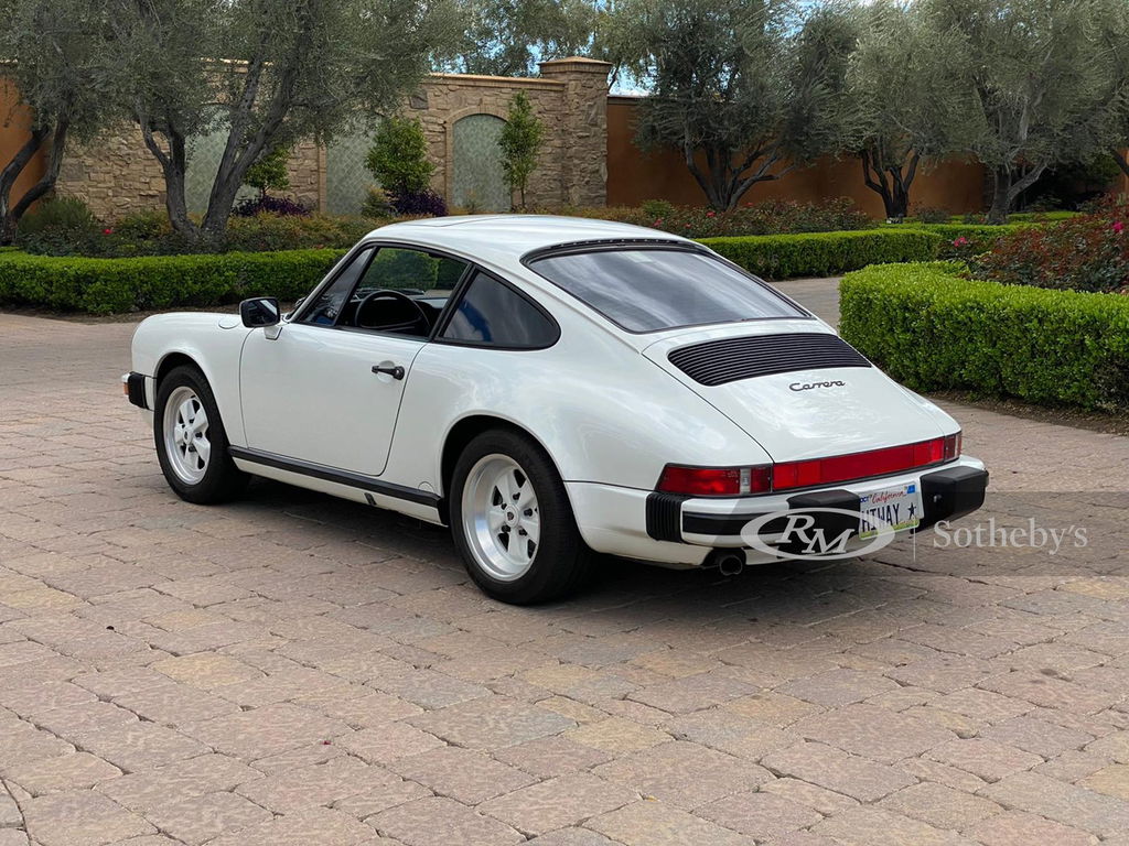 Porsche 911 Carrera 3.2 (US)