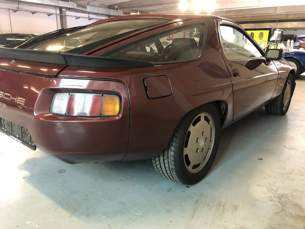 Porsche 928 S