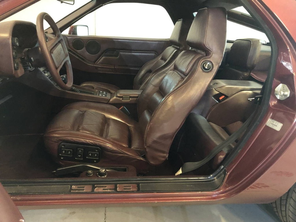 Porsche 928 S