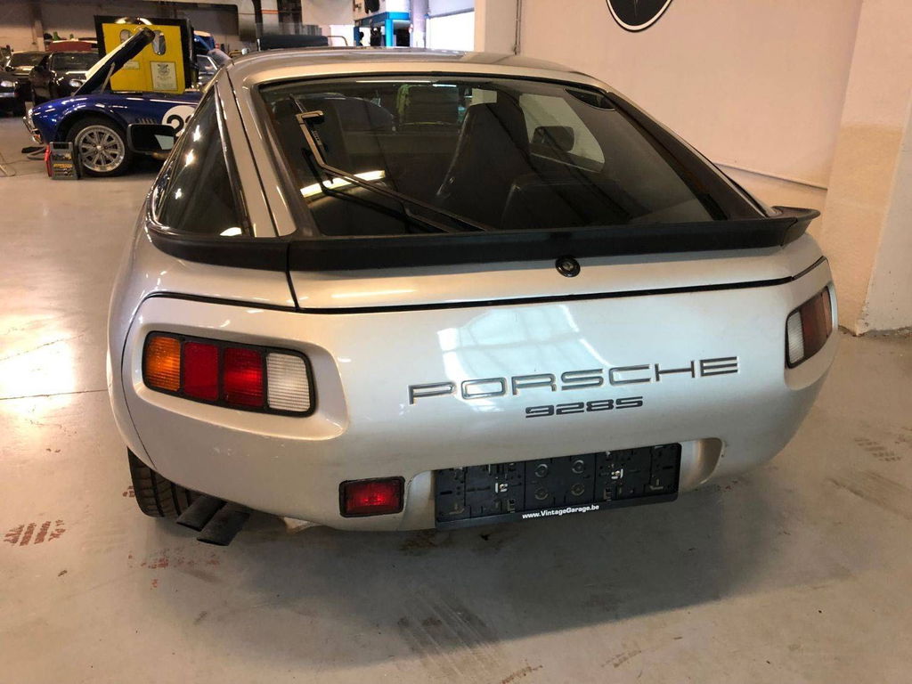 Porsche 928 S