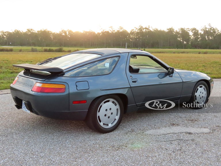 Porsche 928 S4