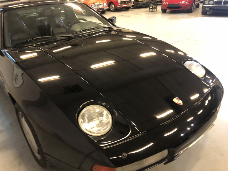 Porsche 928 S4