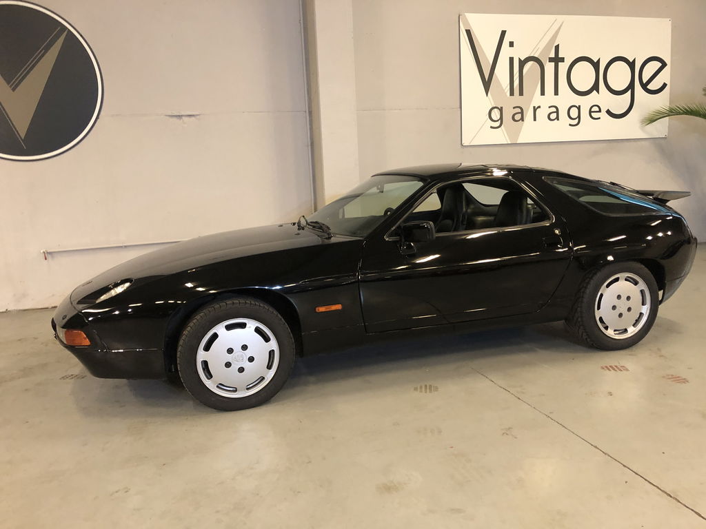 Porsche 928 S4