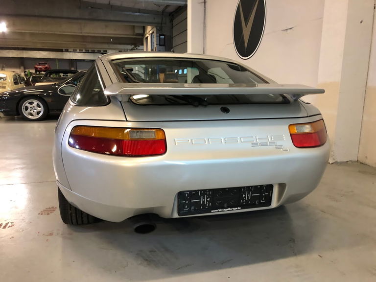 Porsche 928 S4