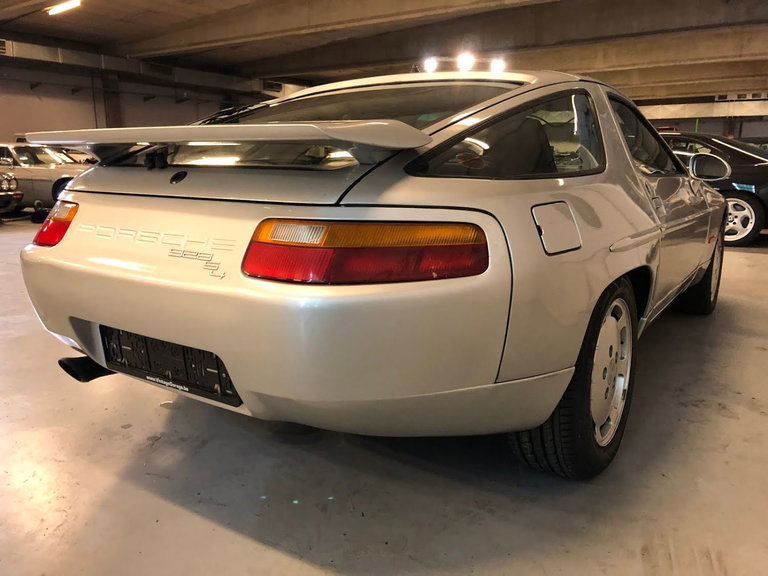 Porsche 928 S4