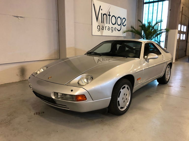Porsche 928 S4
