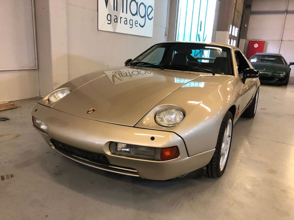 Porsche 928 S4