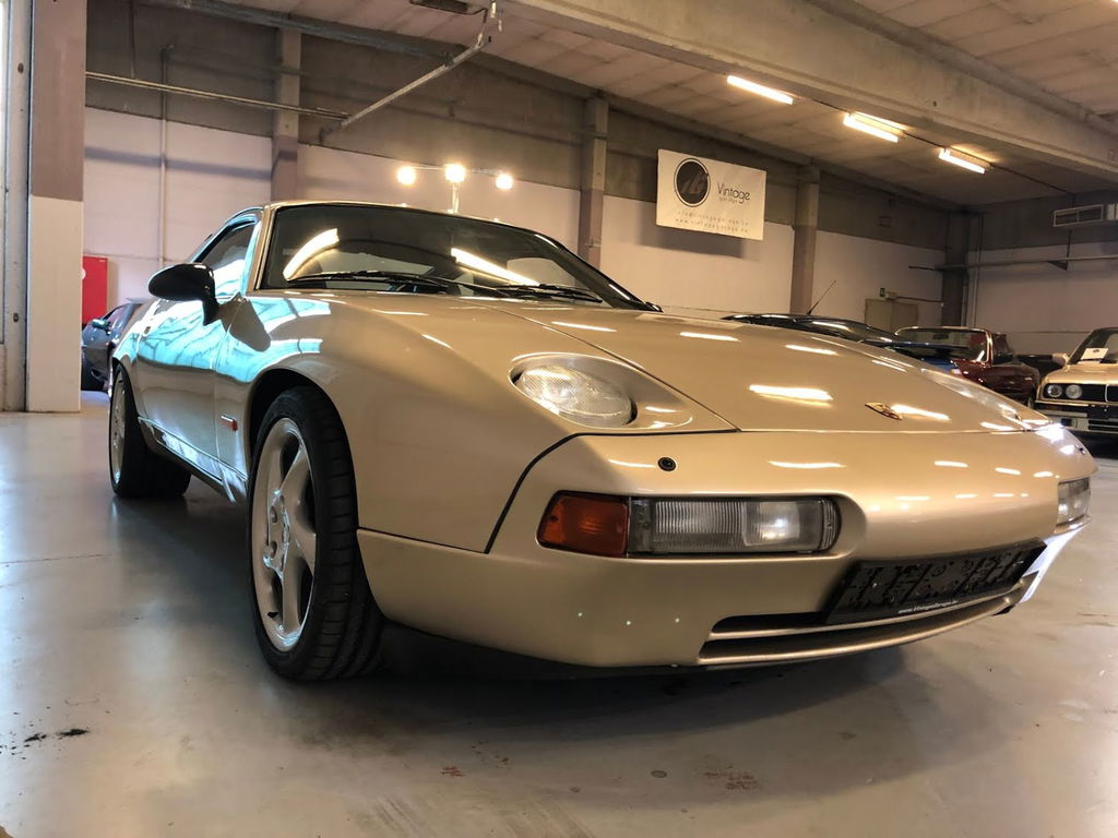 Porsche 928 S4