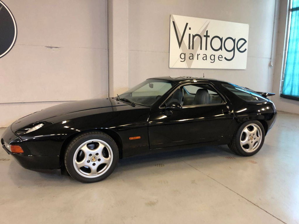 Porsche 928 S4