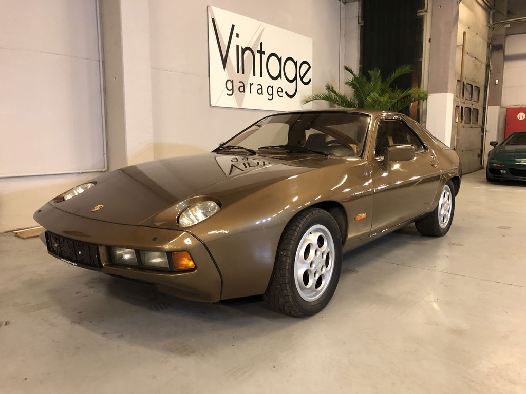 Porsche 928