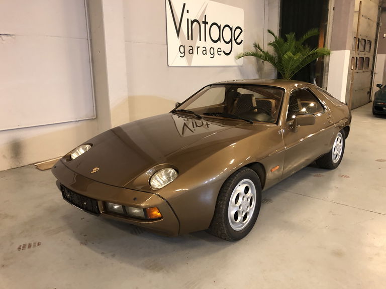 Porsche 928