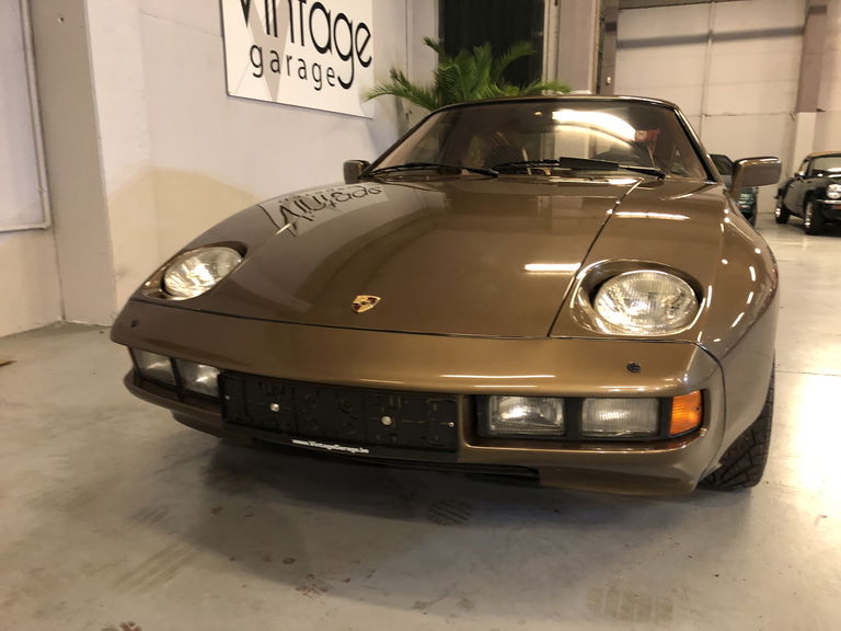 Porsche 928