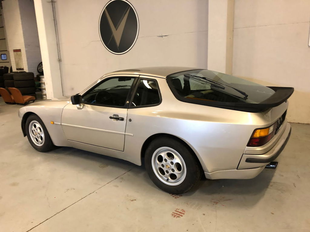 Porsche 944 Coupé