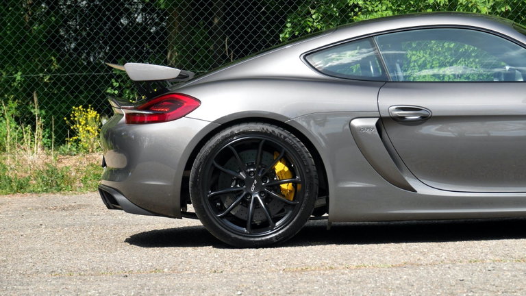 Porsche 981 Cayman GT4