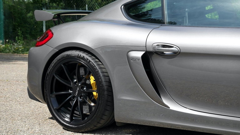 Porsche 981 Cayman GT4