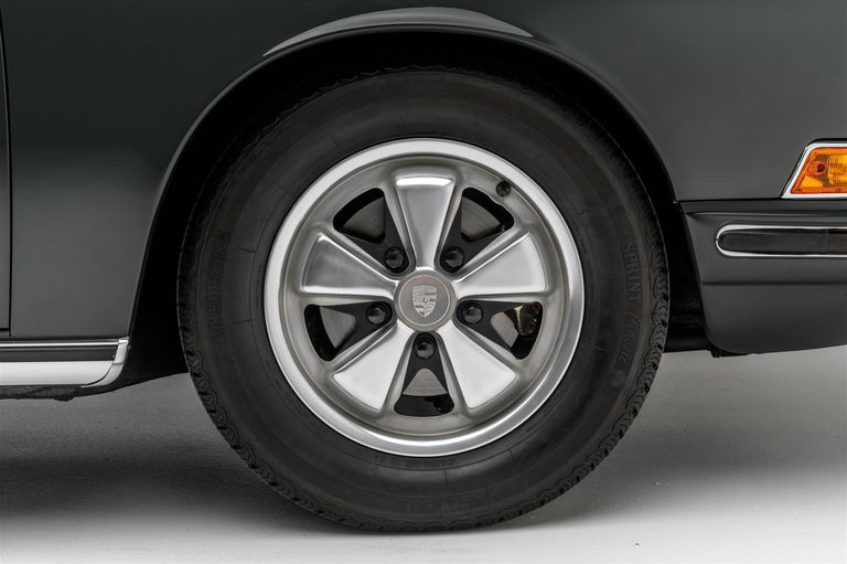 Porsche 911 S (F-Modell)