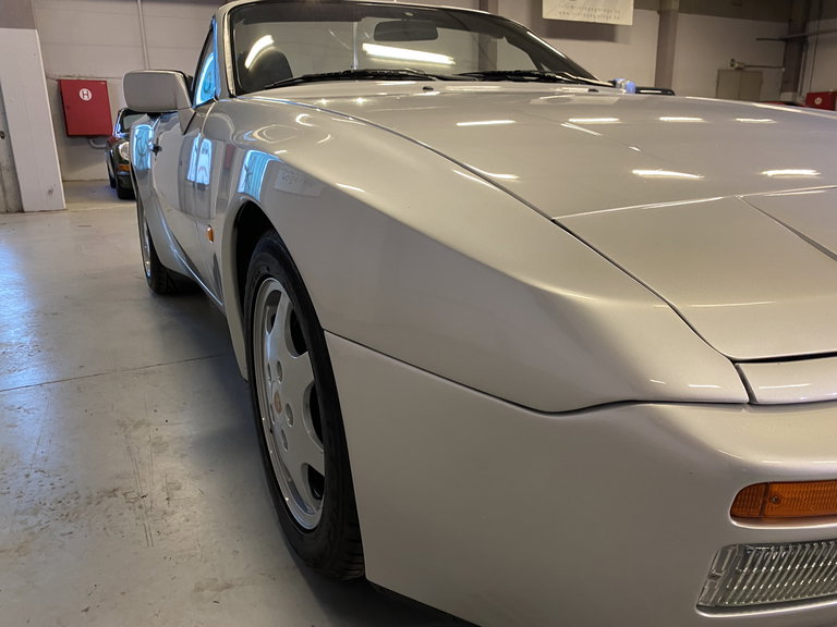 Porsche 944 Turbo Cabriolet