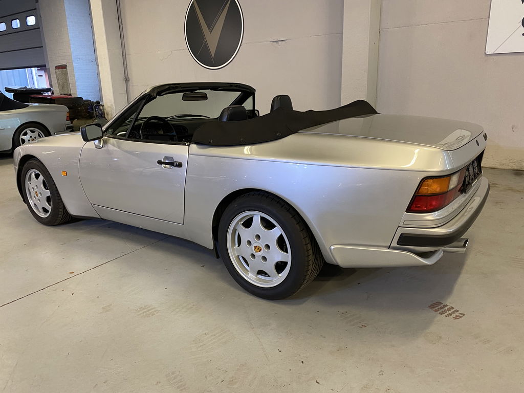 Porsche 944 Turbo Cabriolet