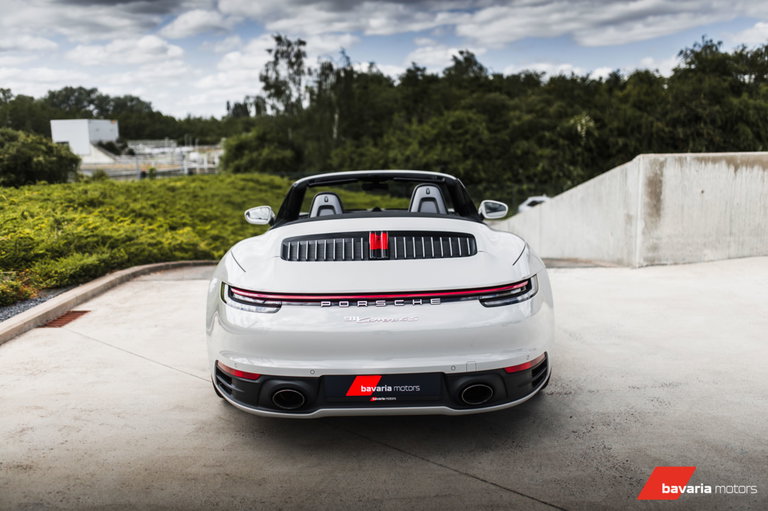 Porsche 992 Carrera 4S