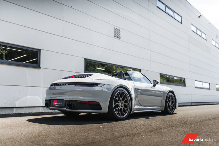 Porsche 992 Carrera 4S