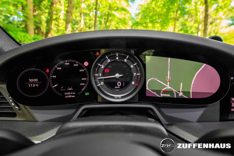 Porsche 992 Carrera 4S