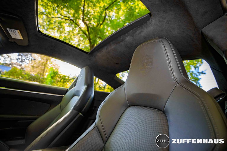 Porsche 992 Carrera 4S