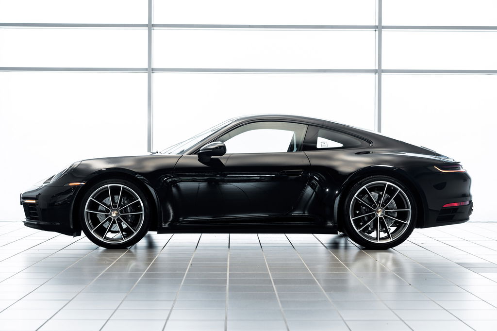 Porsche 992 Carrera