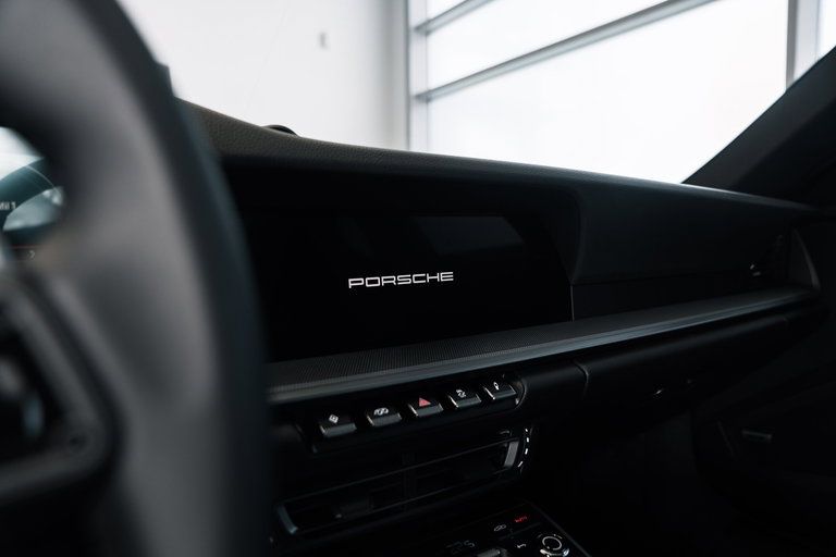 Porsche 992 Carrera