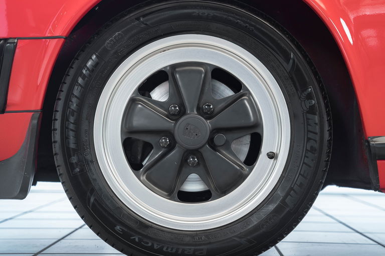 Porsche 911 Carrera 3.2 (US)