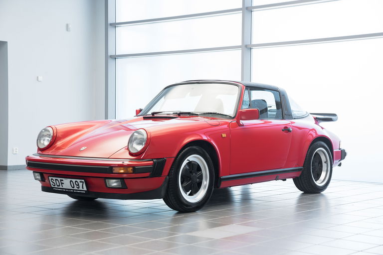 Porsche 911 Carrera 3.2 (US)