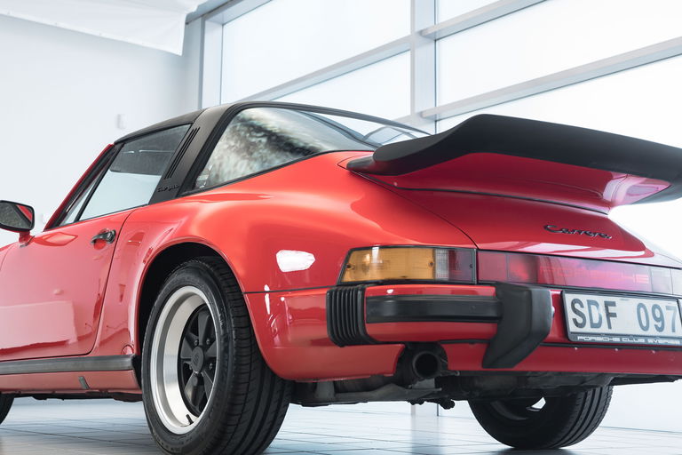 Porsche 911 Carrera 3.2 (US)