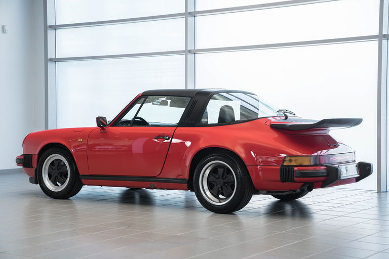 Porsche 911 Carrera 3.2 (US)
