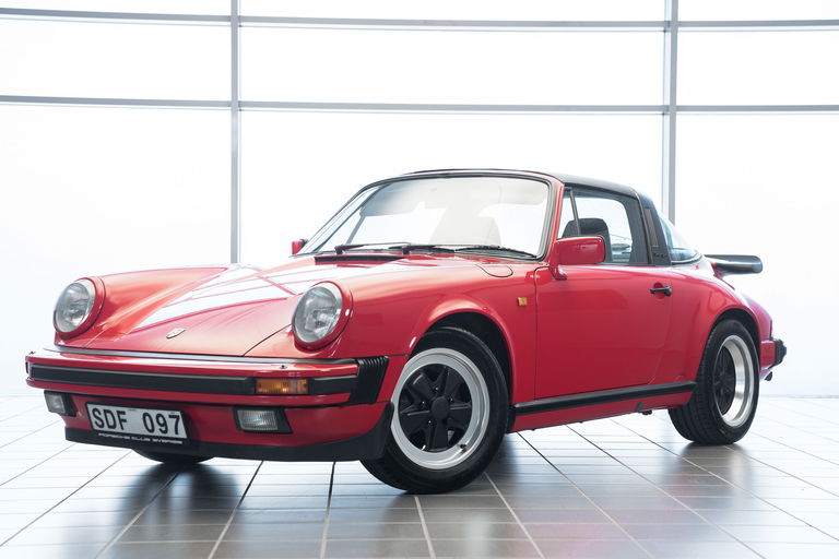 Porsche 911 Carrera 3.2 (US)