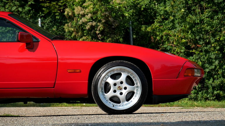 Porsche 928 GT