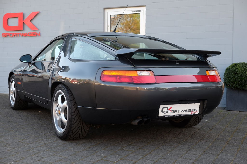 Porsche 928 GTS