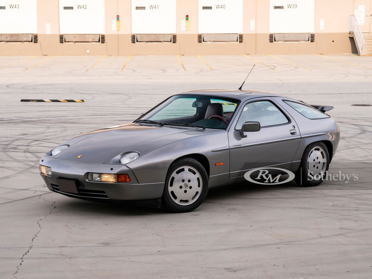 Porsche 928 S4