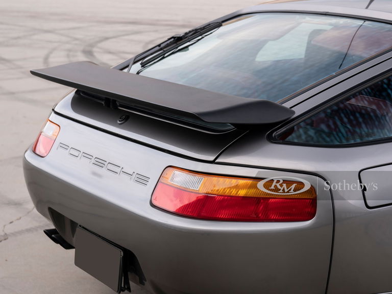 Porsche 928 S4