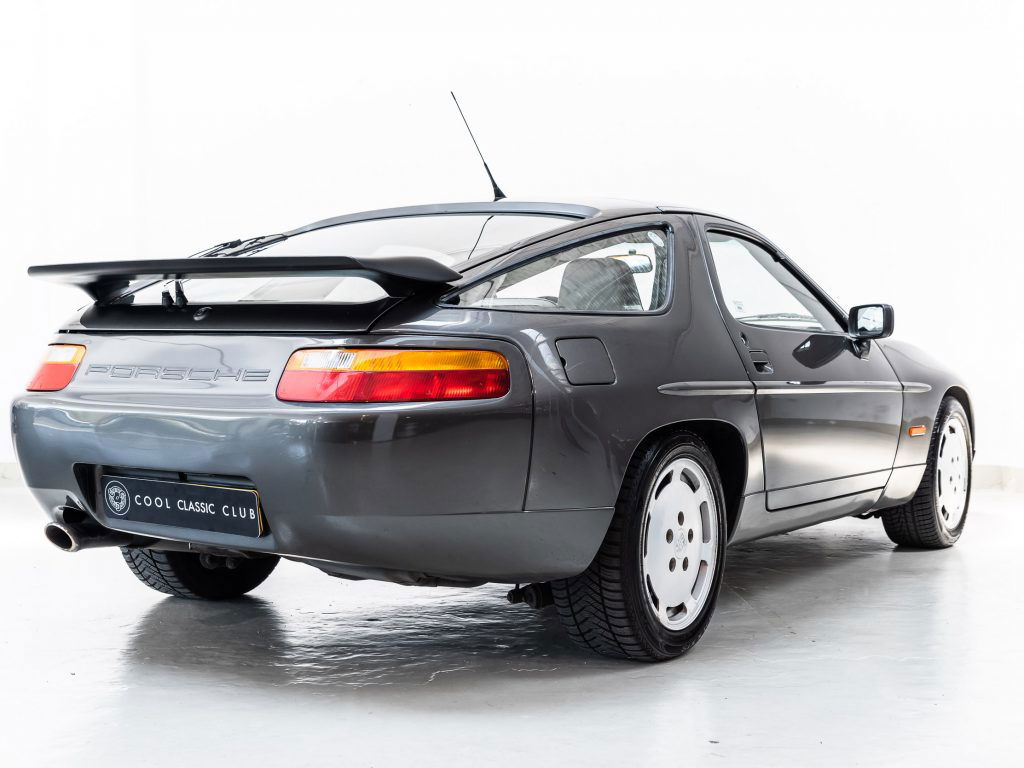 Porsche 928 S4