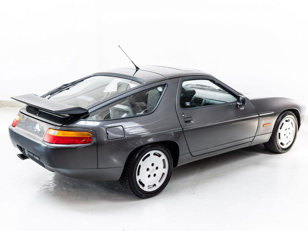 Porsche 928 S4