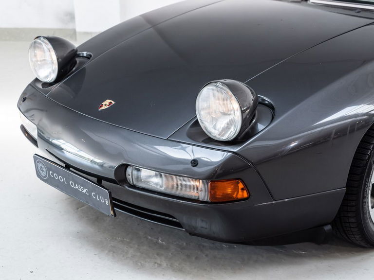 Porsche 928 S4