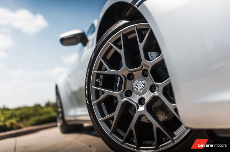 Porsche 992 Carrera 4