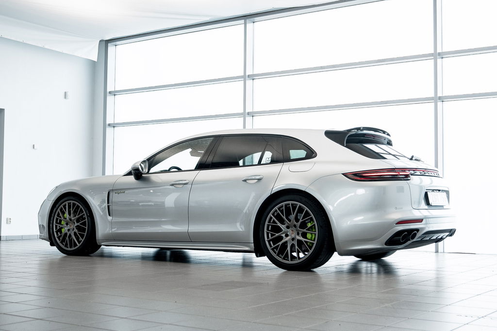 Porsche Panamera 4 E-Hybrid