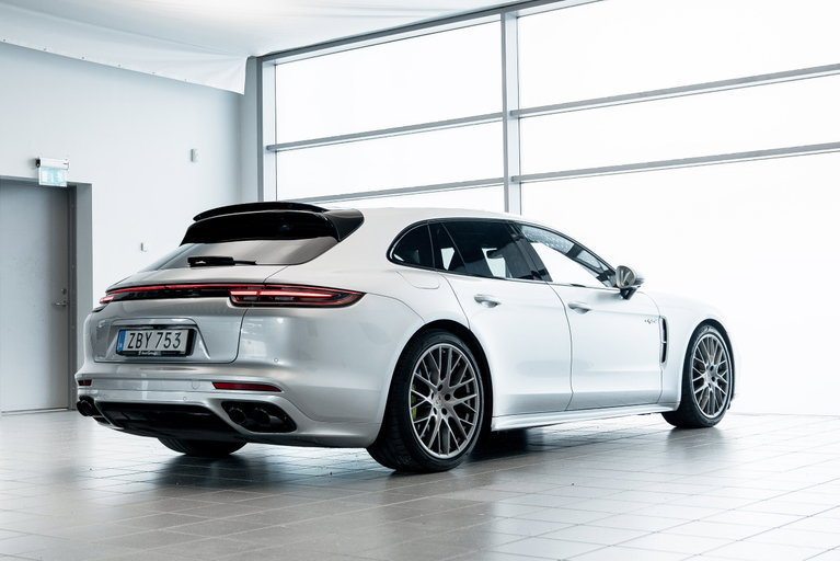 Porsche Panamera 4 E-Hybrid