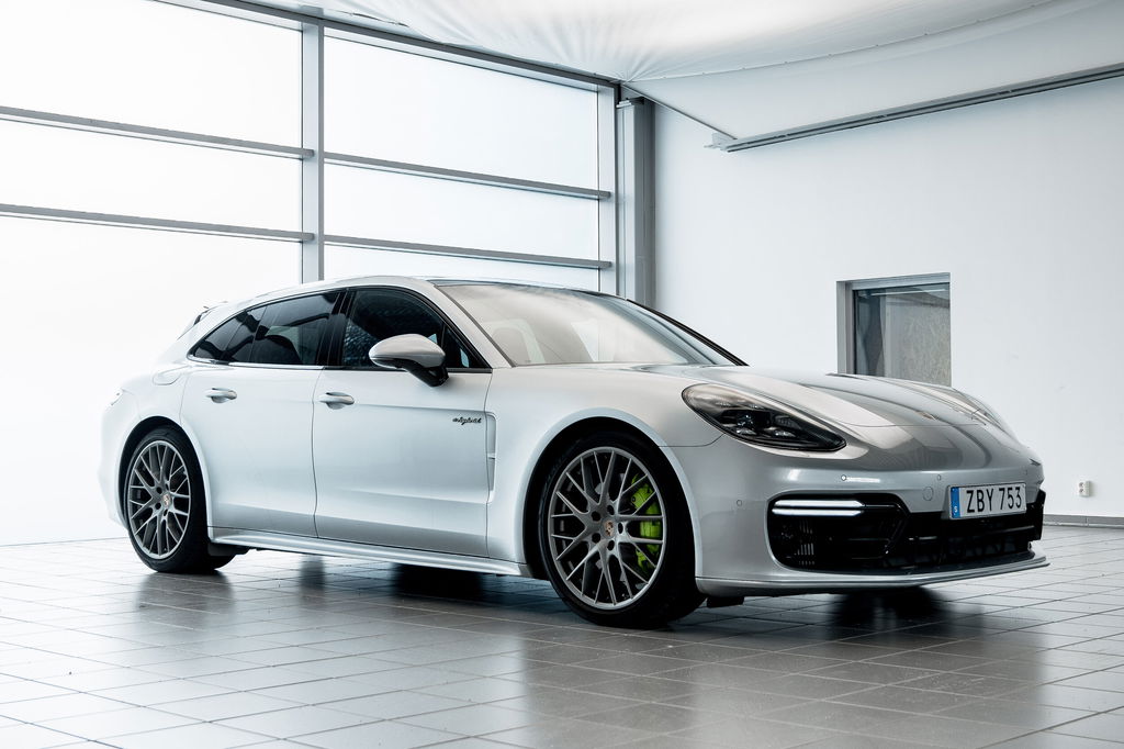 Porsche Panamera 4 E-Hybrid