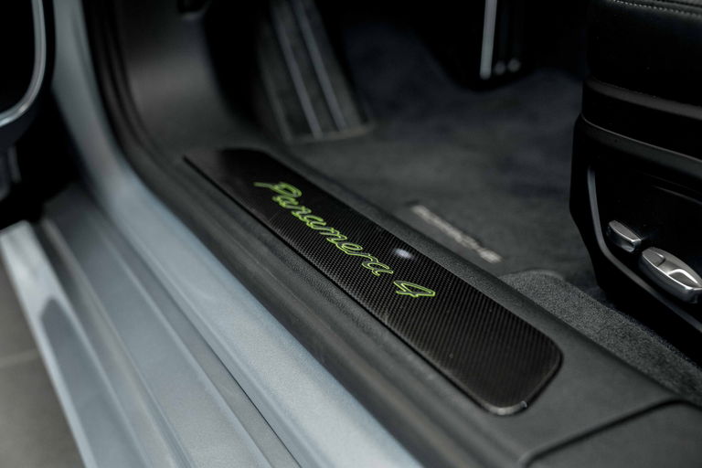 Porsche Panamera 4 E-Hybrid