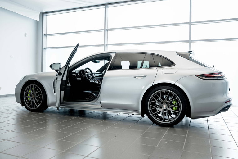 Porsche Panamera 4 E-Hybrid